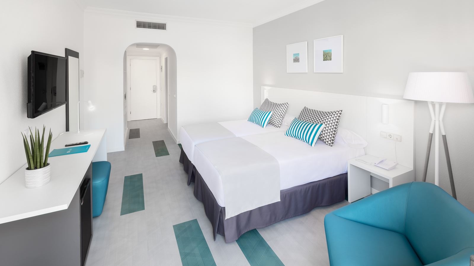 rooms-double-standard-balcony-or-terrace