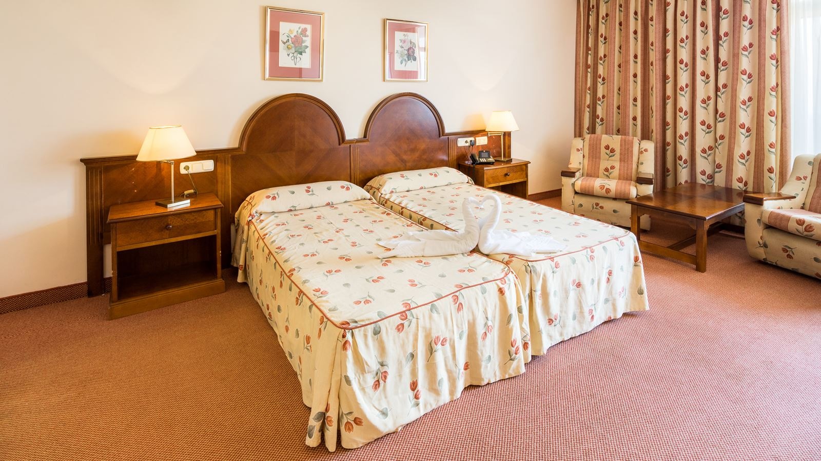 rooms-double-room-balcony-or-terrace