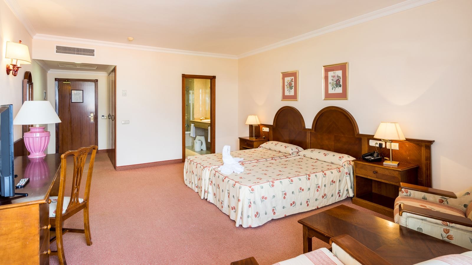 rooms-double-room-balcony-or-terrace