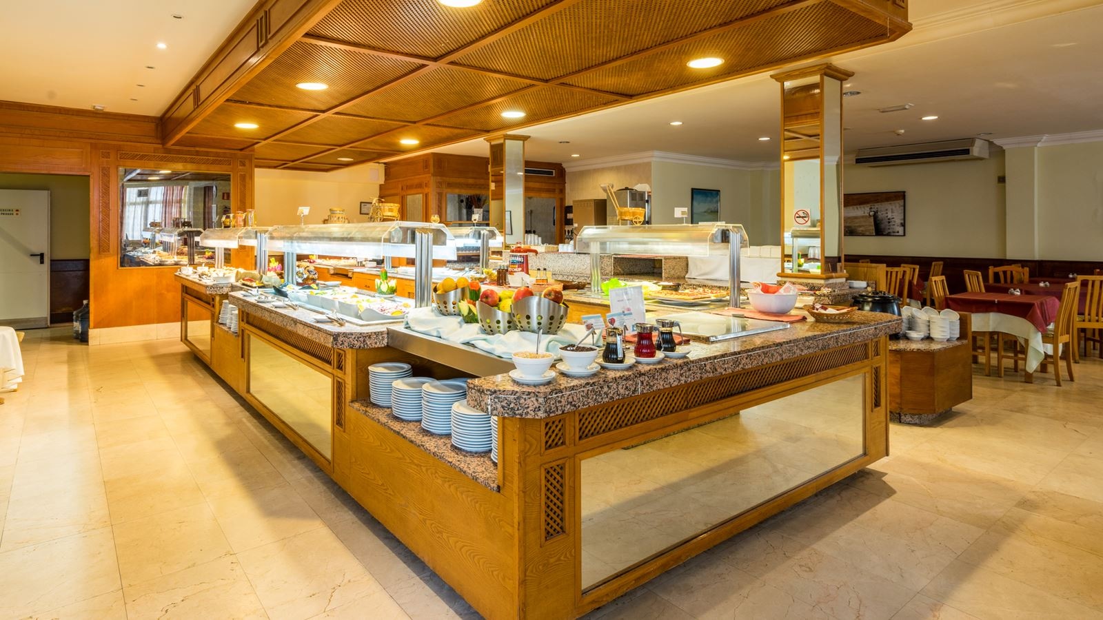 restaurants-restaurant