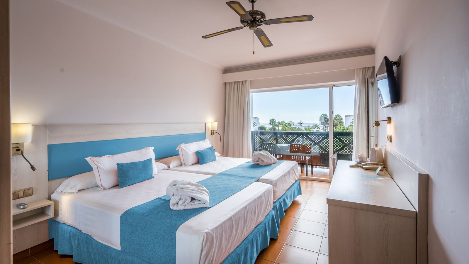 rooms-family-superior-room