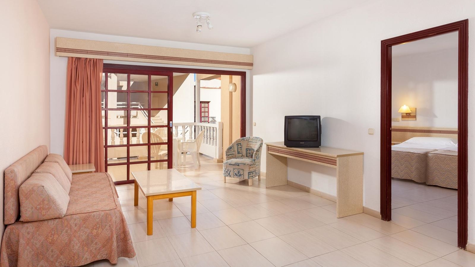 rooms-1-bedroom-apartment-balcony-or-terrace