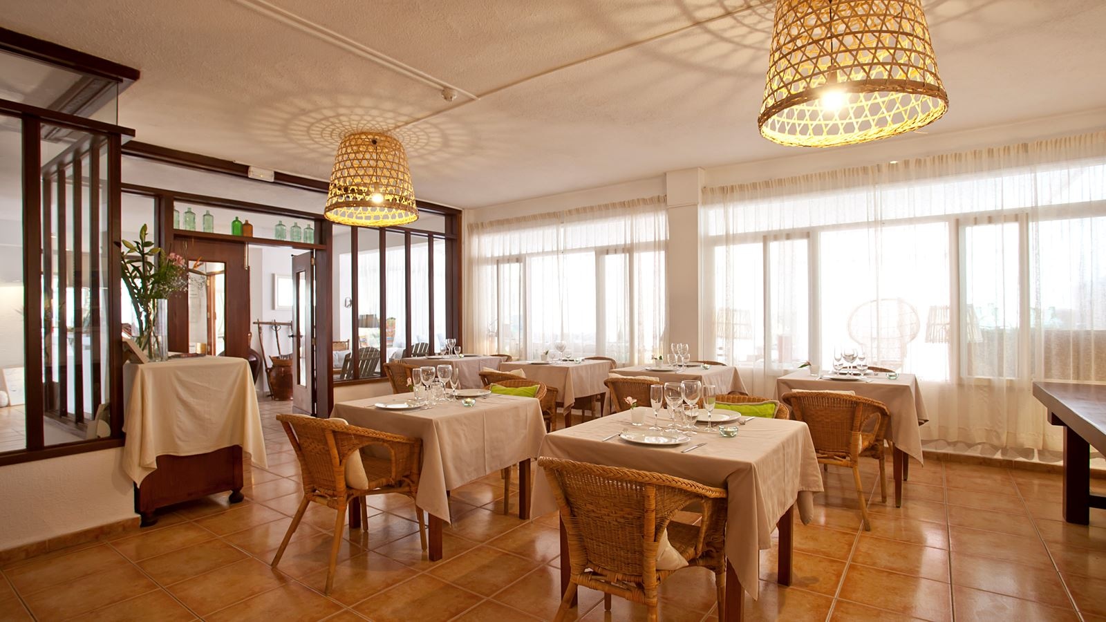 restaurants-restaurant