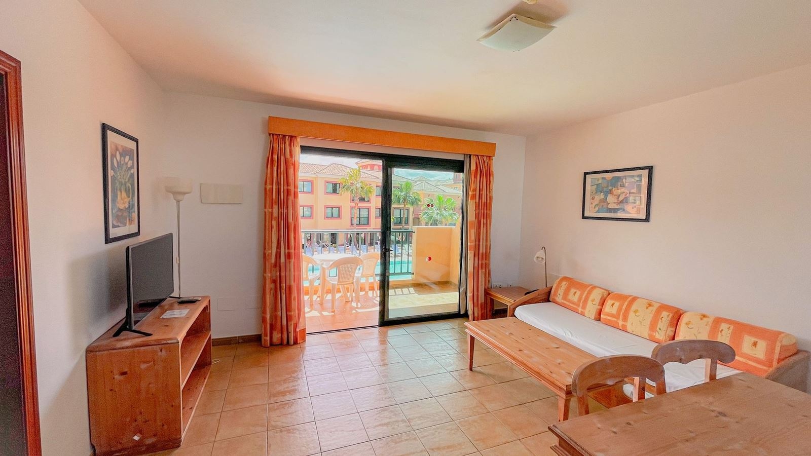 rooms-apartment-1-bedroom-pool-view