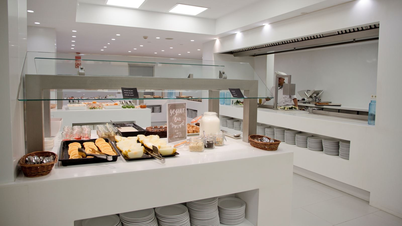 restaurants-restaurant