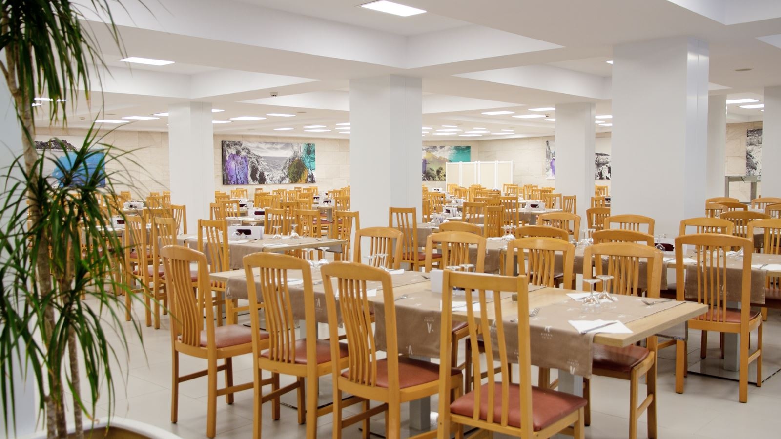 restaurants-restaurant