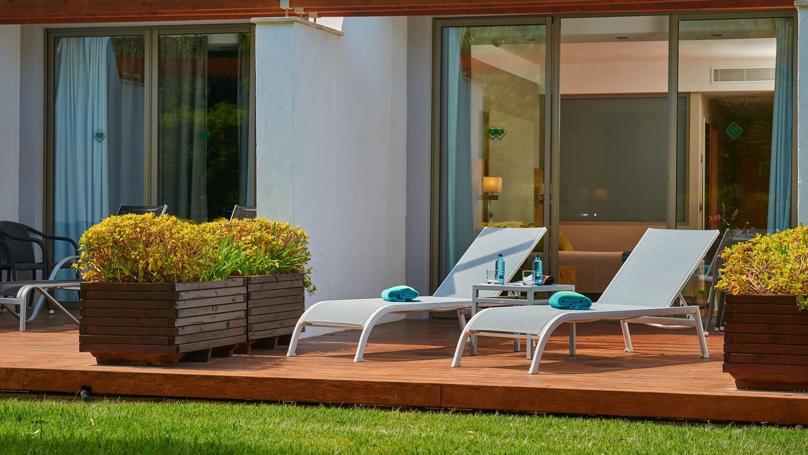 rooms-double-select-balcony-or-terrace