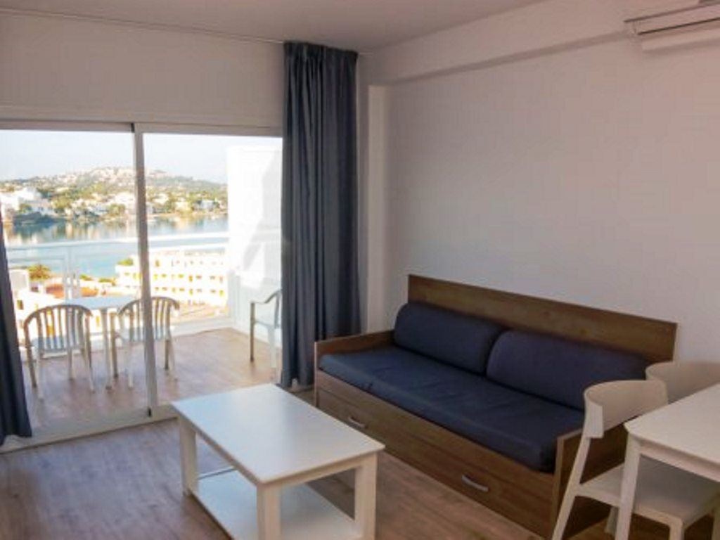rooms-apartment-1-bedroom-sea-view