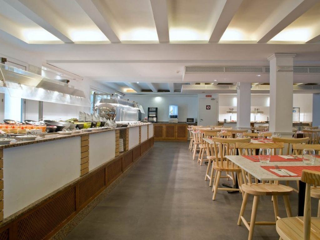 restaurants-restaurant