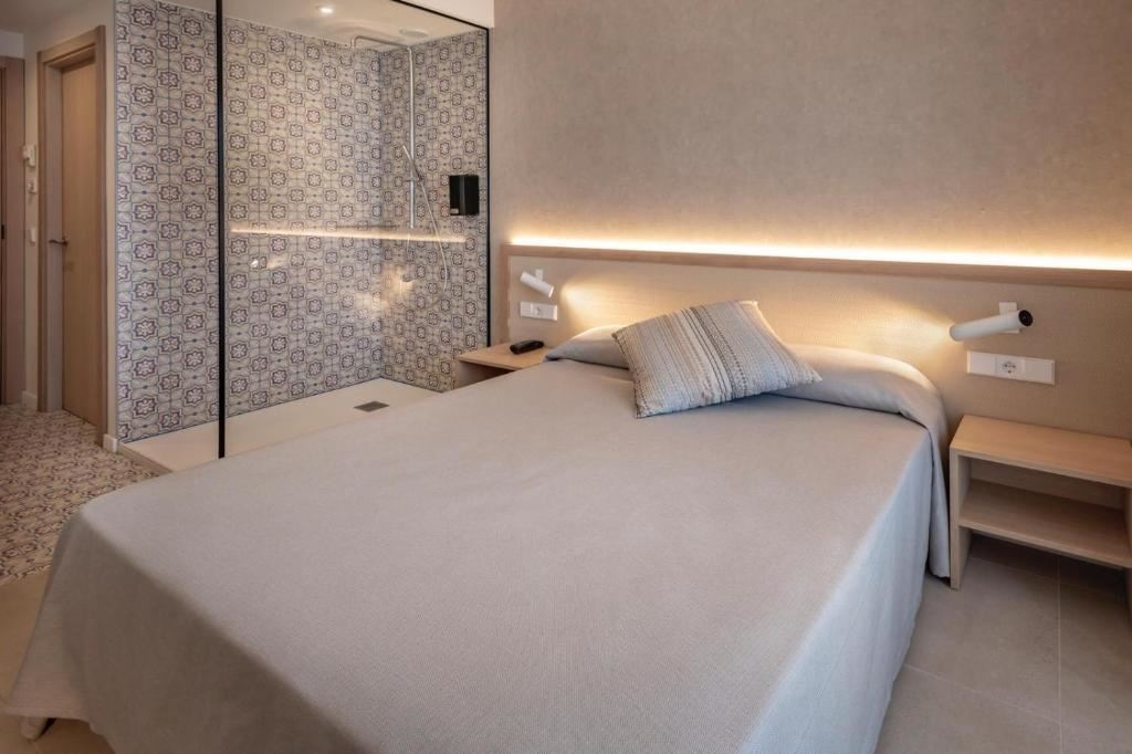 rooms-premium-room-balcony-or-terrace