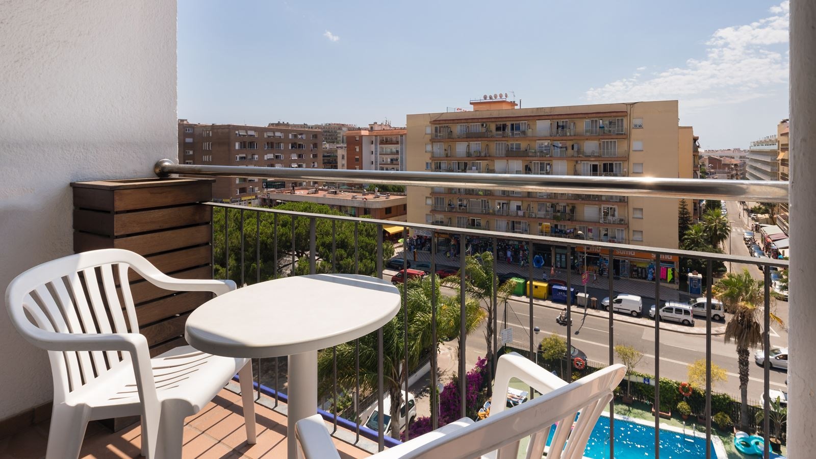 rooms-superior-double-pool-view-balcony-or-terrace