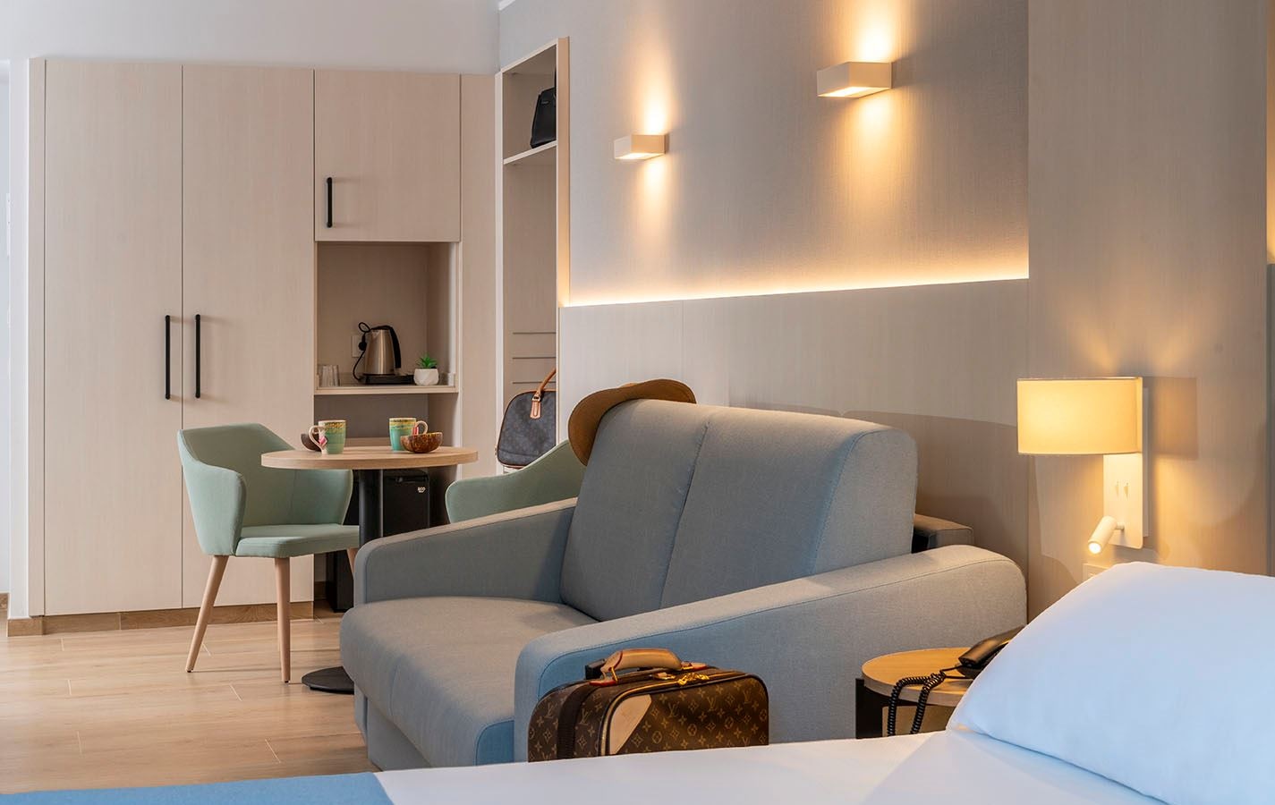 rooms-suite-with-mountain-view