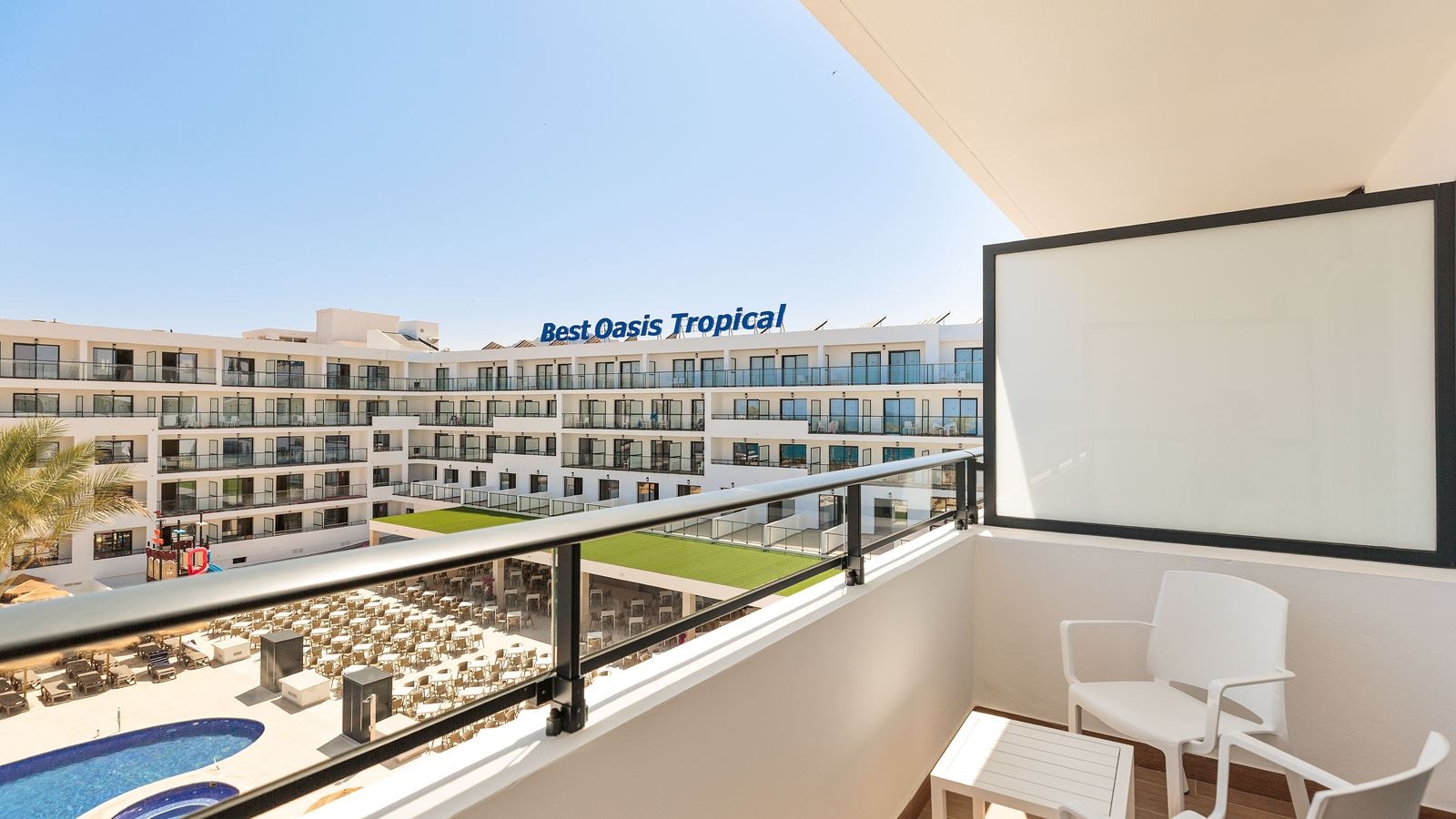 rooms-double-pool-view-room