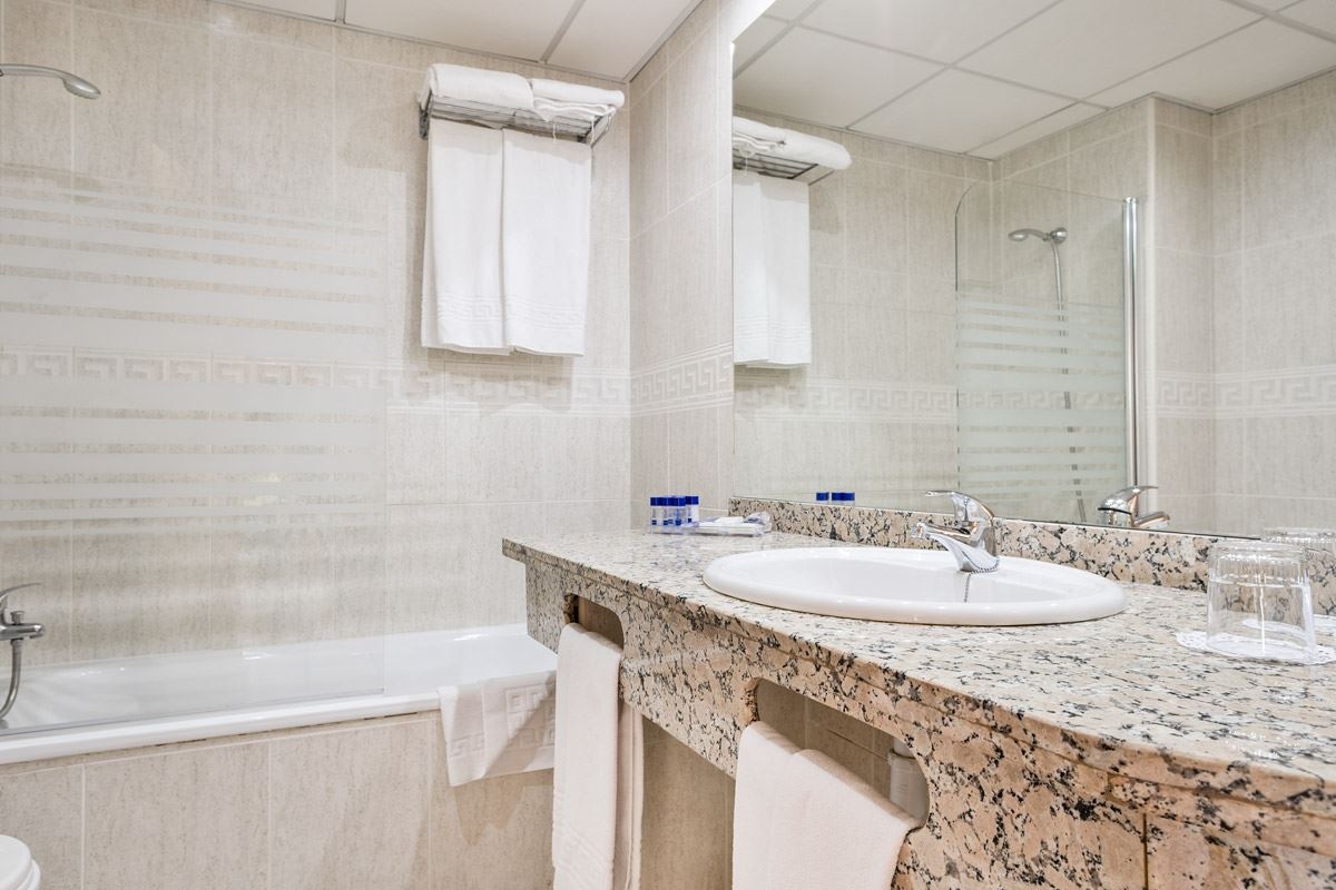 rooms-double-room-standard-wtih-terrace