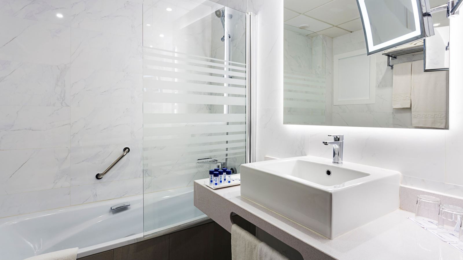 rooms-superior-singleuse-balcony-or-terrace