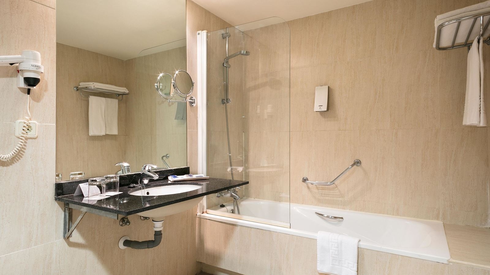 rooms-superior-singleuse-balcony-or-terrace