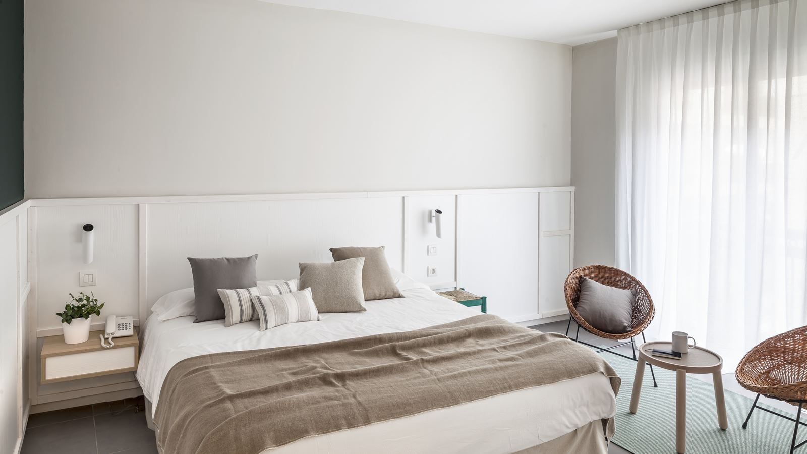 rooms-double-design-room-balcony