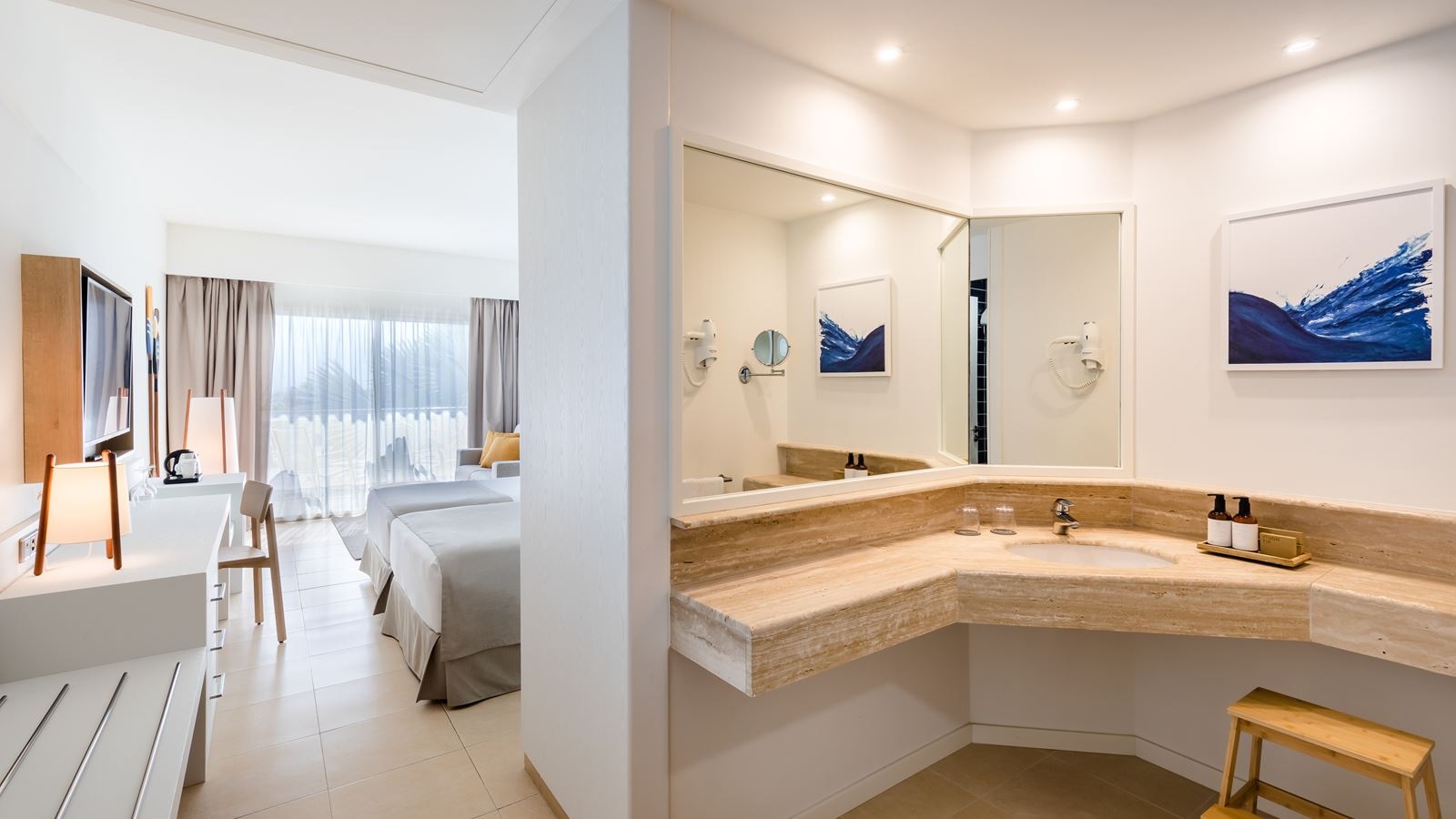 rooms-double-room-balcony-or-terrace