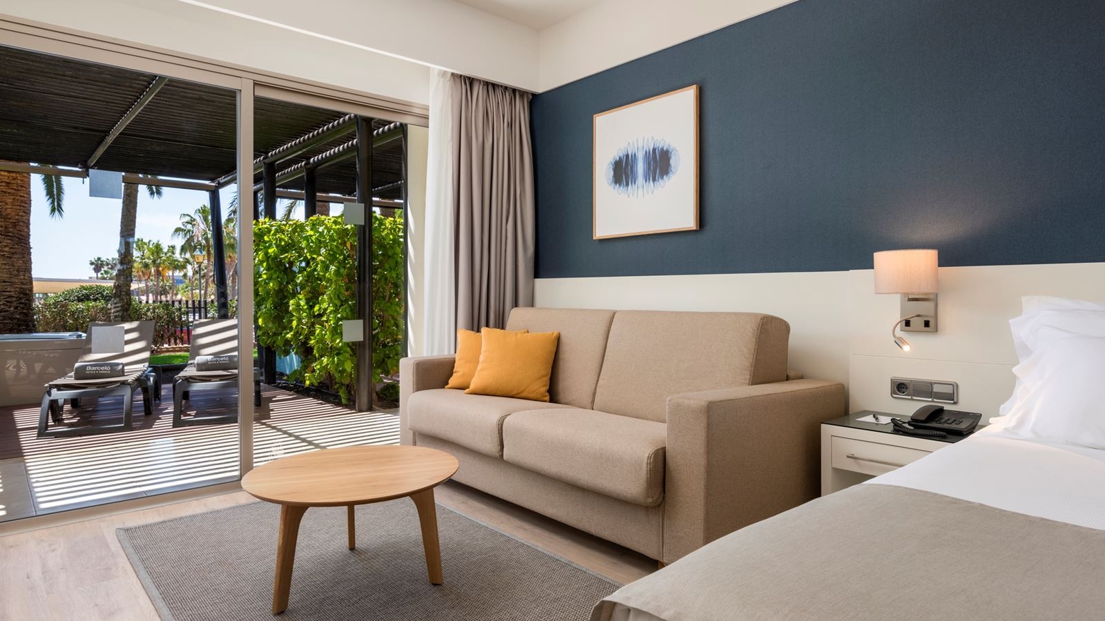 rooms-deluxe-room-with-hot-tub-balcony-or-terrace