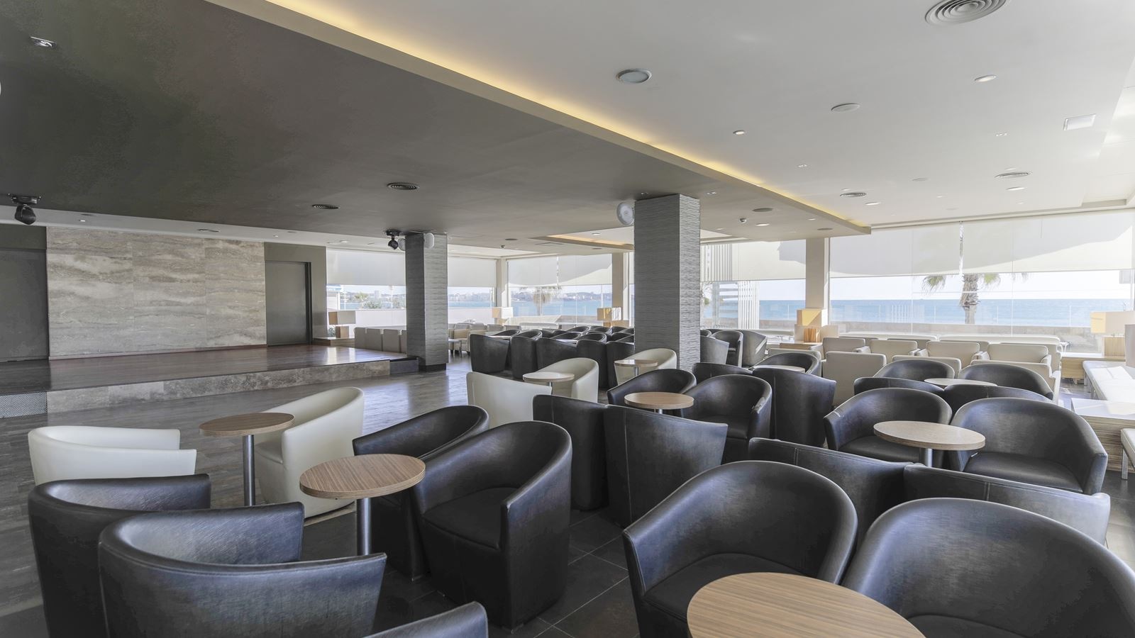 bars-augustus-cafeteria