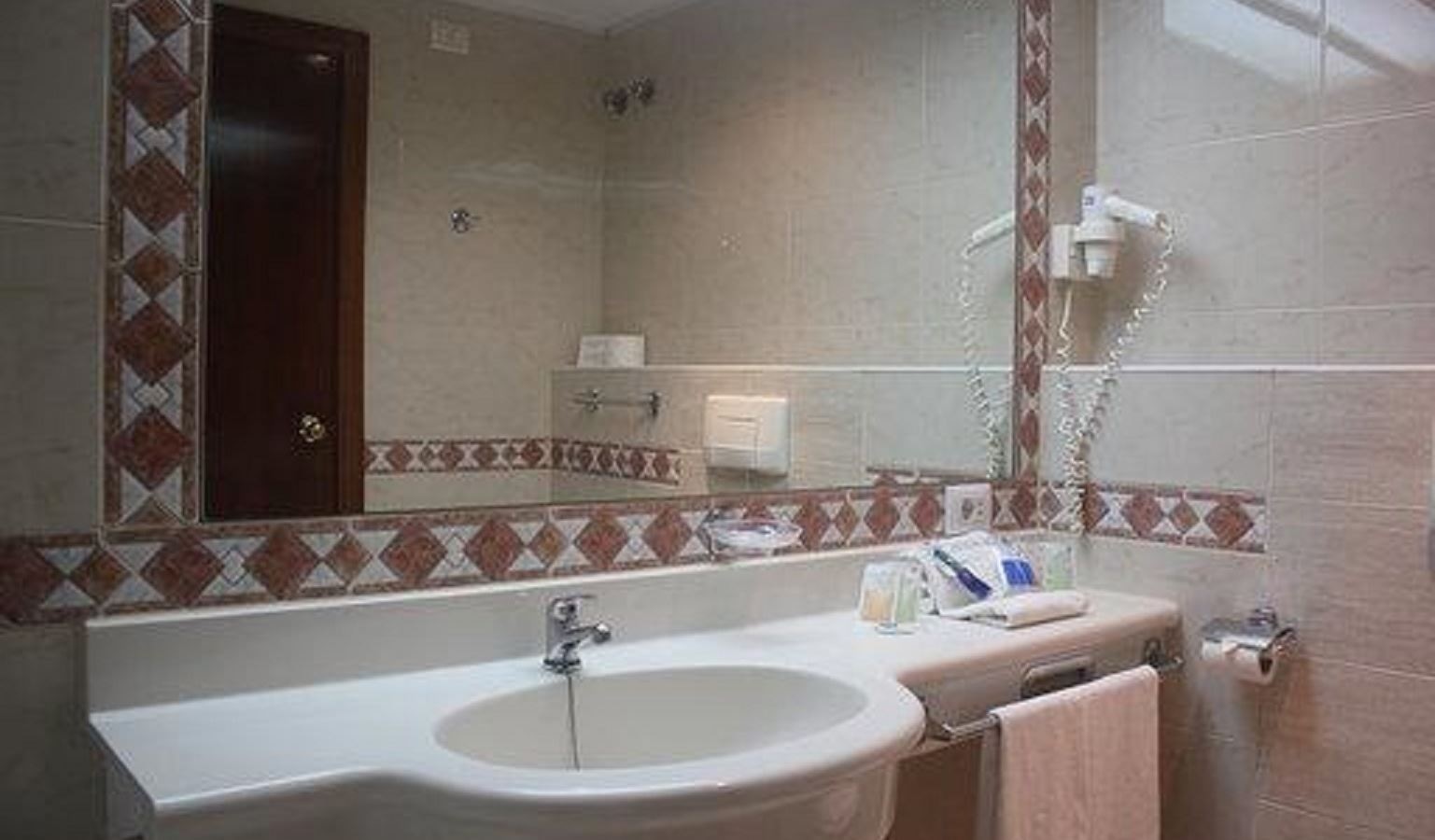 rooms-double-room-balcony-or-terrace