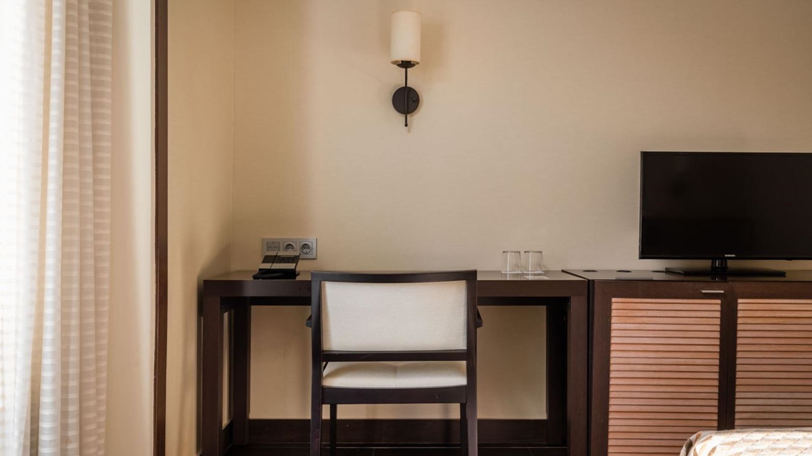 rooms-double-standard-room-balcony-or-terrace