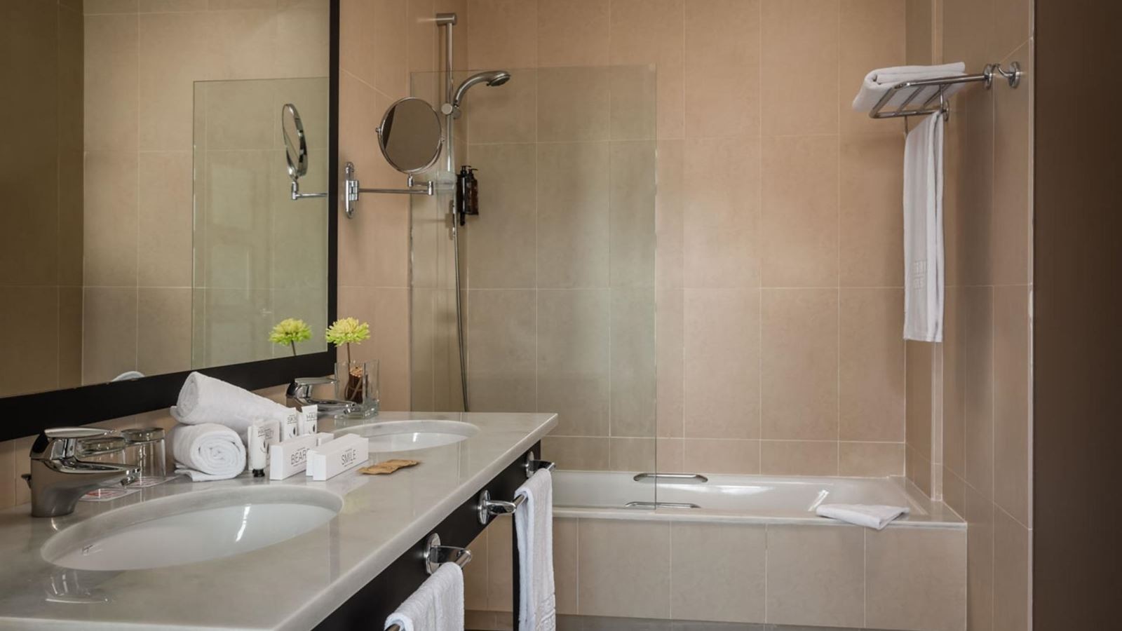 rooms-double-club-with-balcony-or-terrace