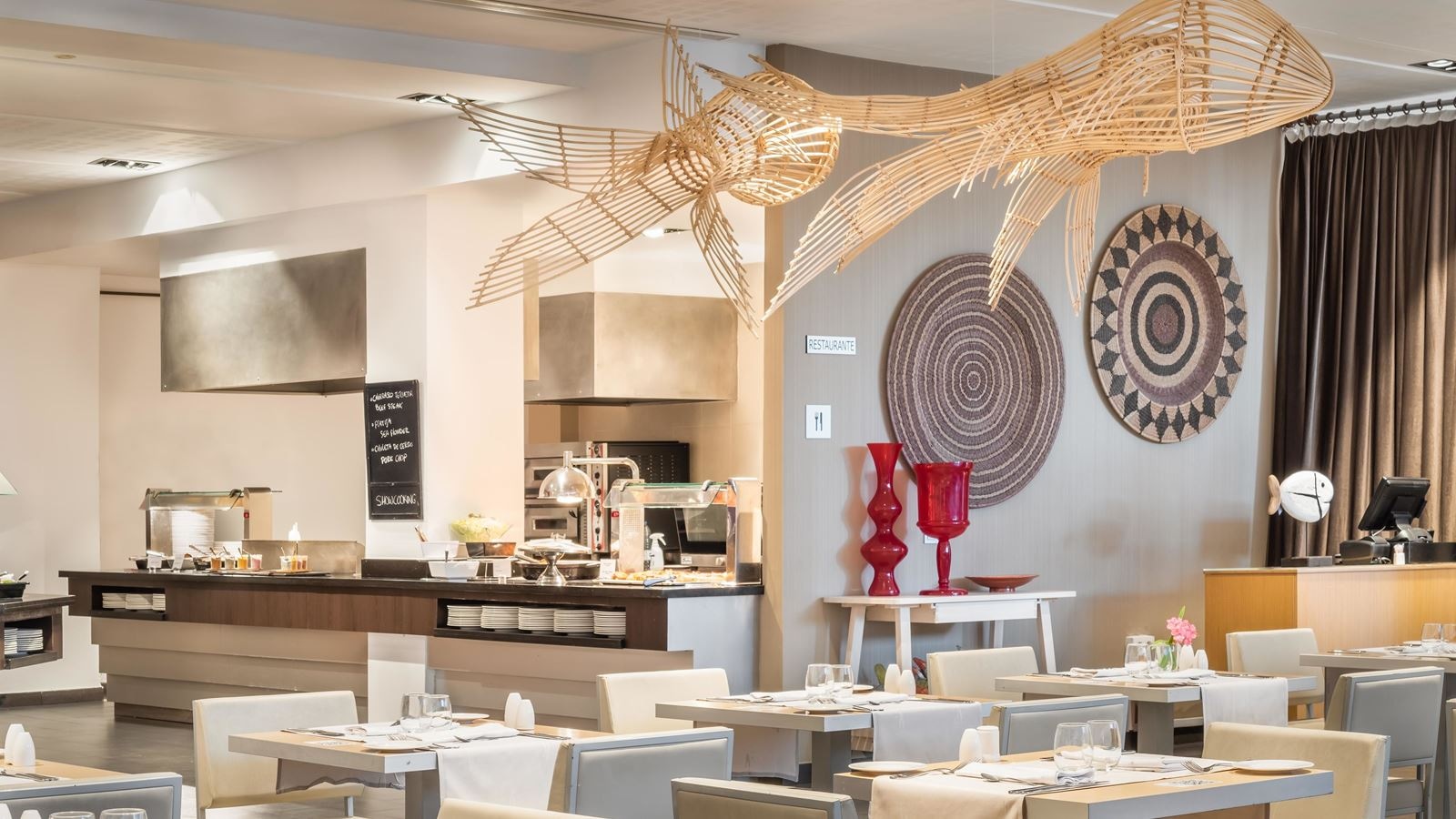 restaurants-restaurant