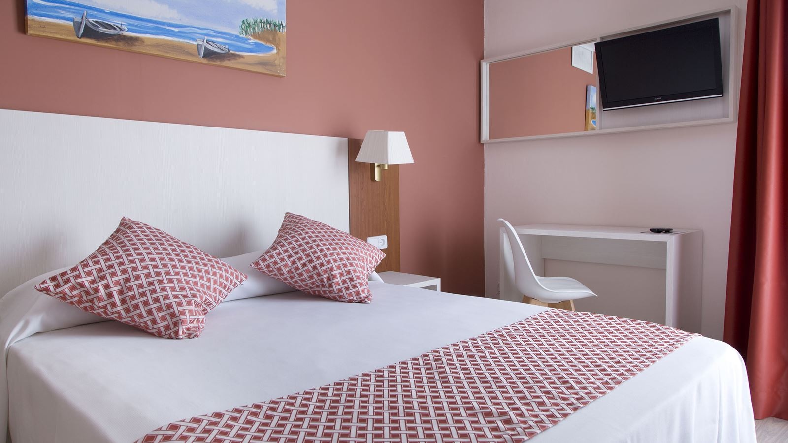 rooms-double-standard-room-poolview-balcony