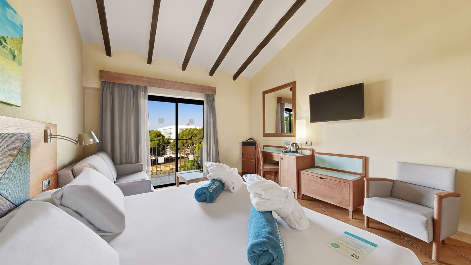 rooms-superior-balcony-or-terrace