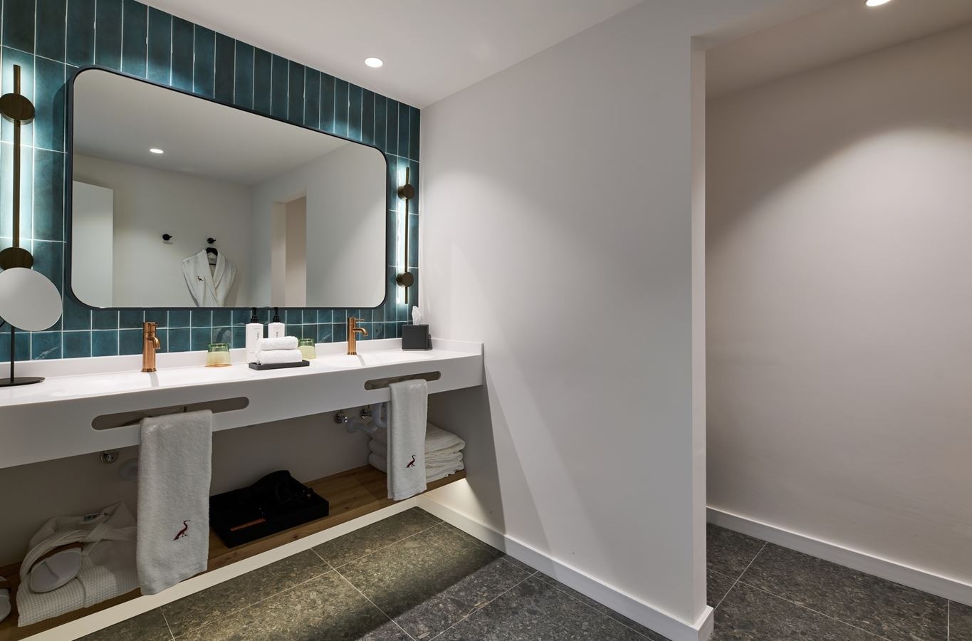 rooms-1-bedroom-suite-balcony-or-terrace