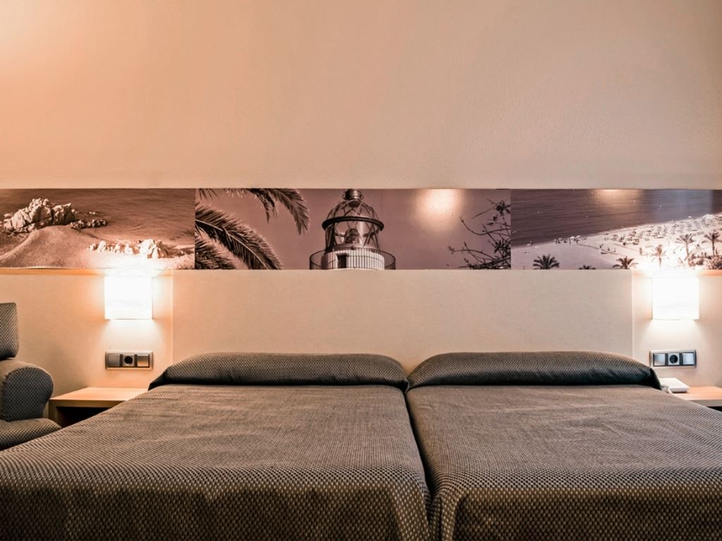 rooms-single-with-child-balcony-or-terrace