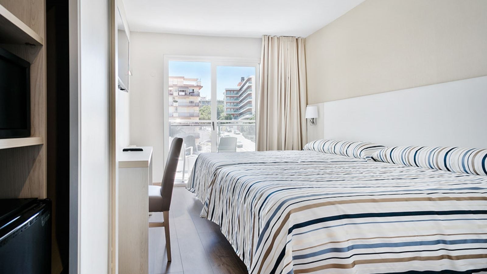 rooms-standard-room-balcony-or-terrace