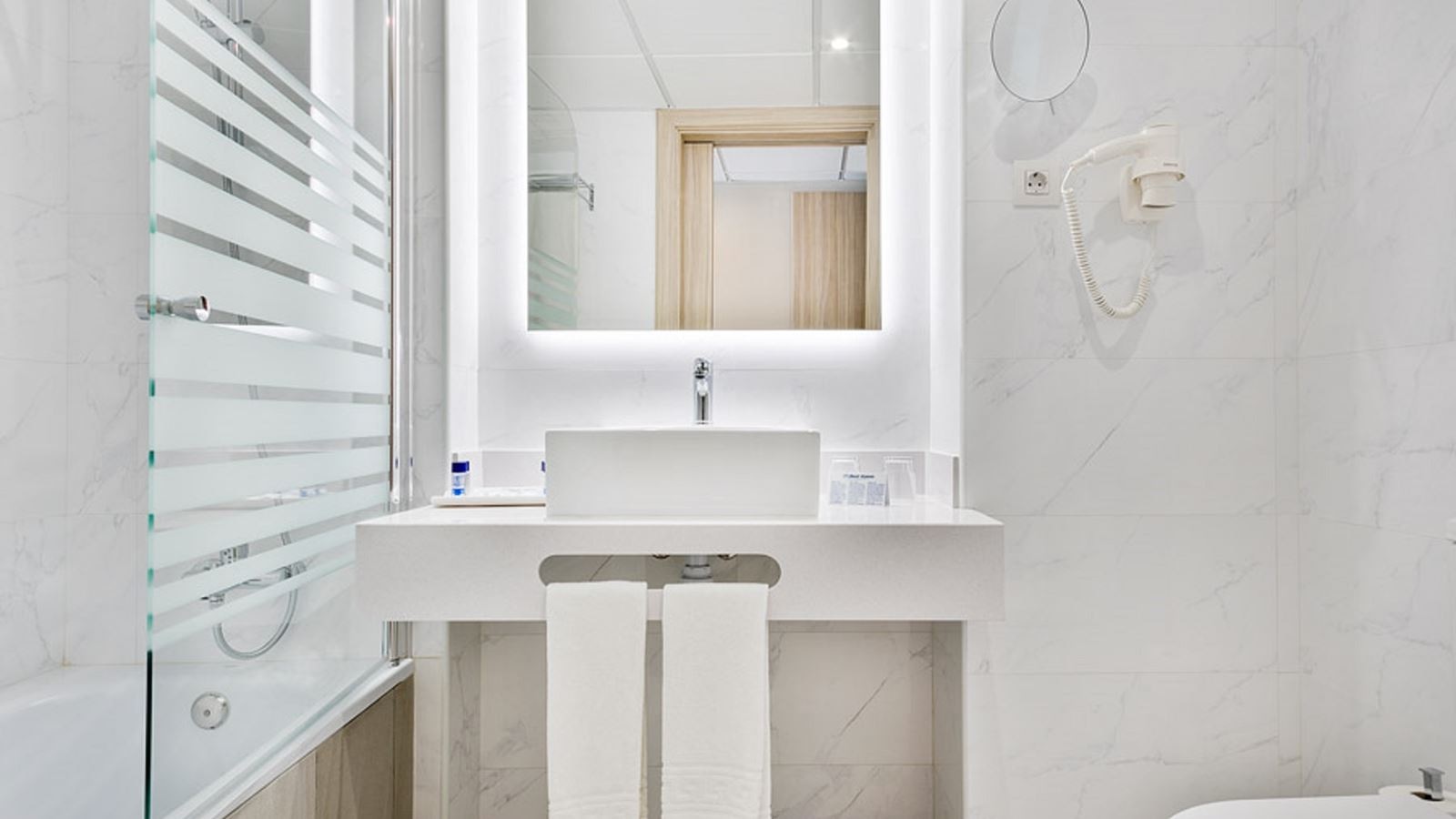 rooms-standard-room-balcony-or-terrace