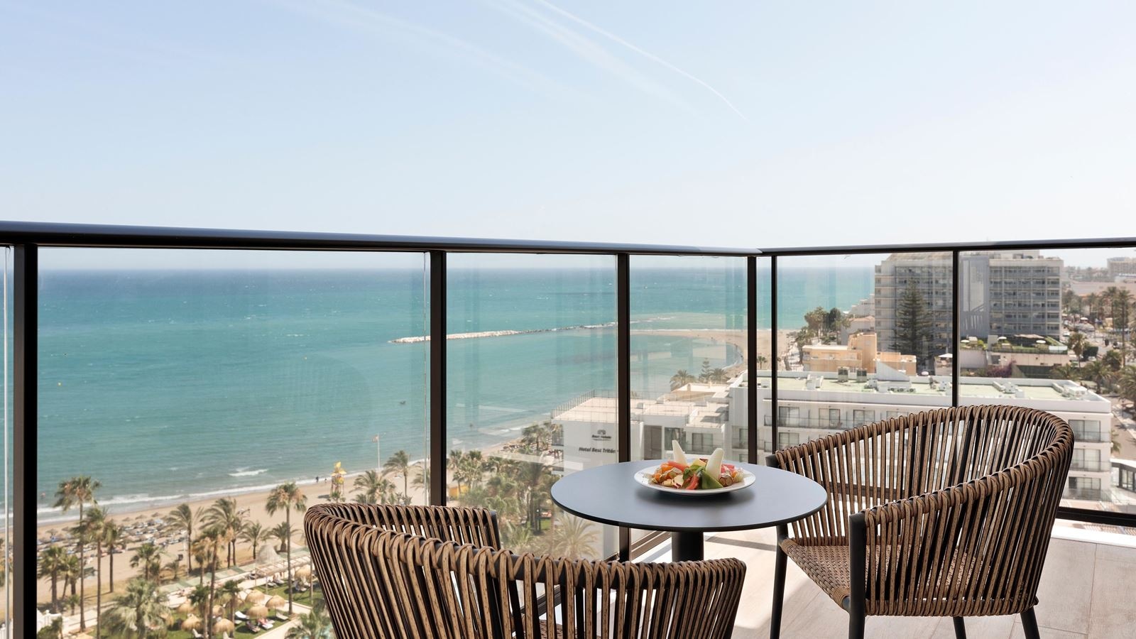 rooms-premium-room-front--sea-view