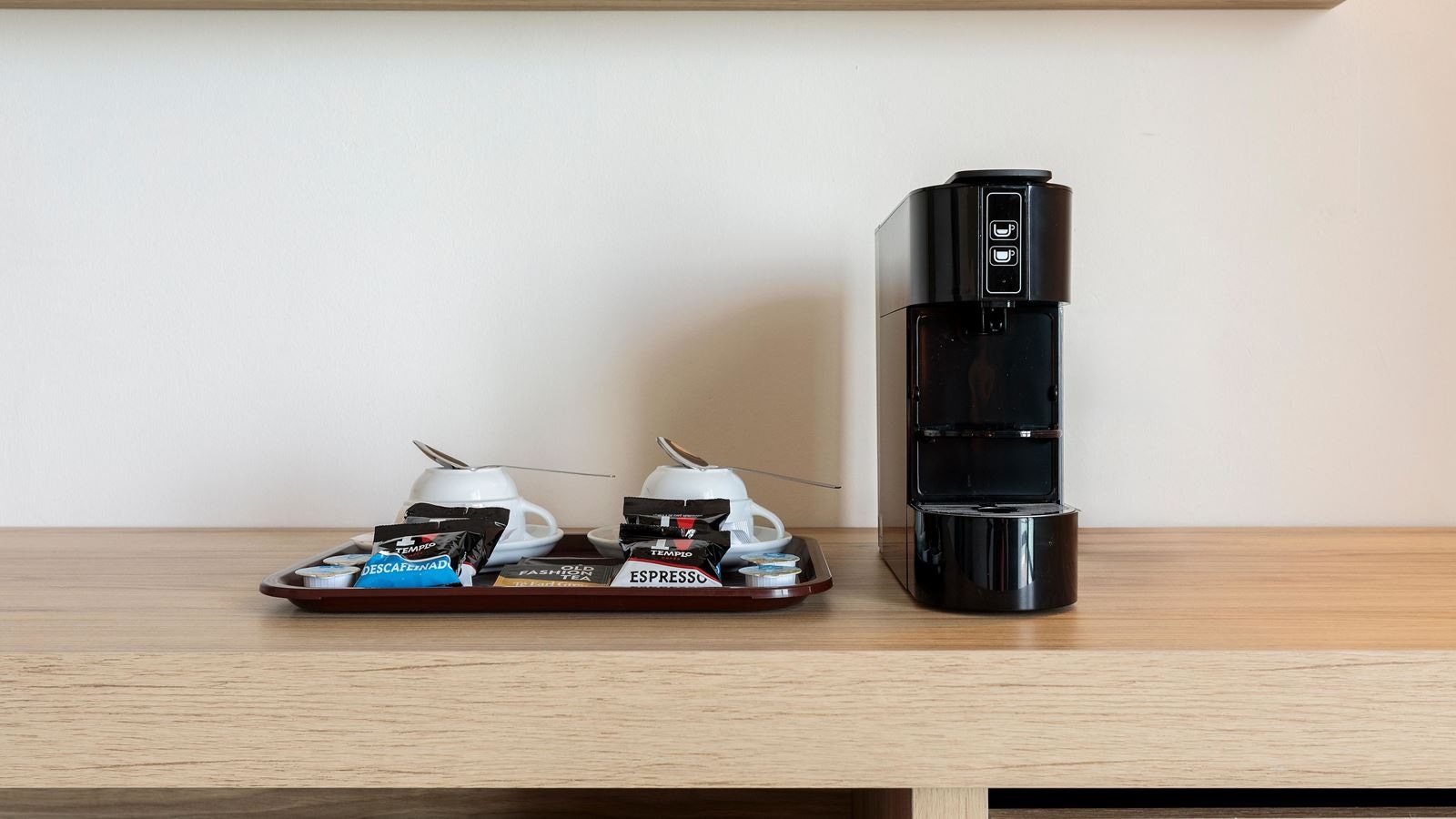 rooms-premium-room-front--sea-view