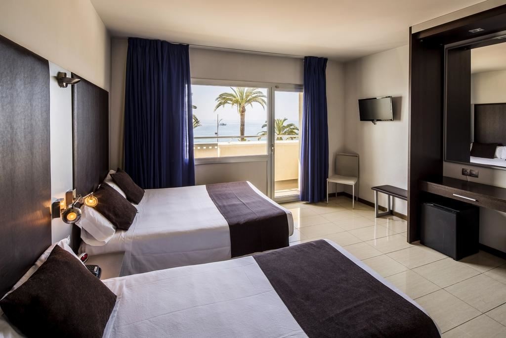 rooms-triple-room-sea-view