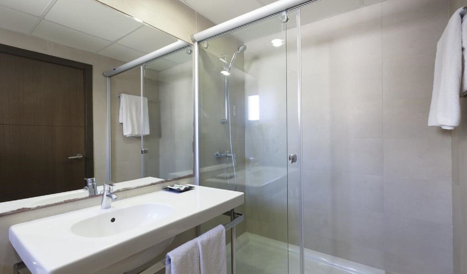 rooms-triple-room-sea-view