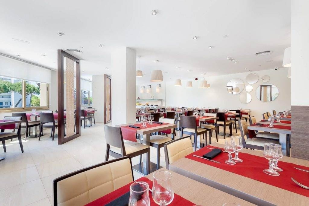 restaurants-restaurant