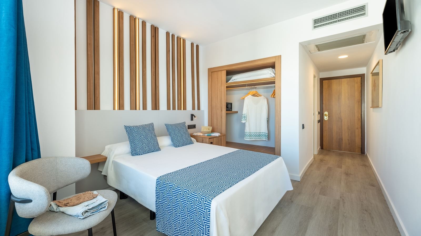 rooms-single-balcony