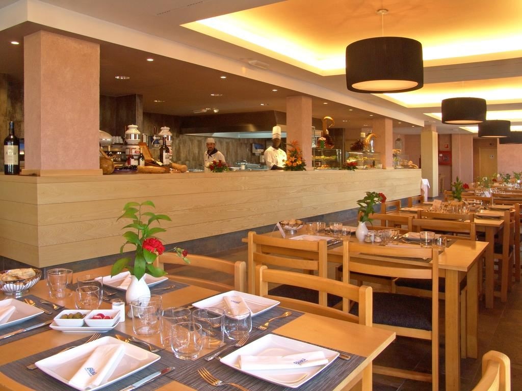 restaurants-restaurants