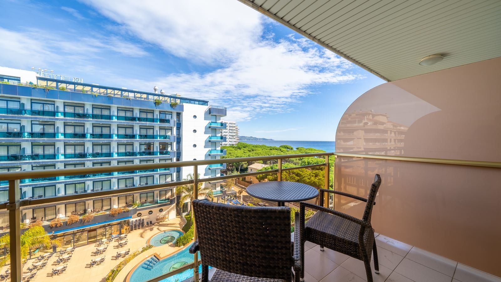 rooms-plus-room-front-sea-view-balcony-or-terrace