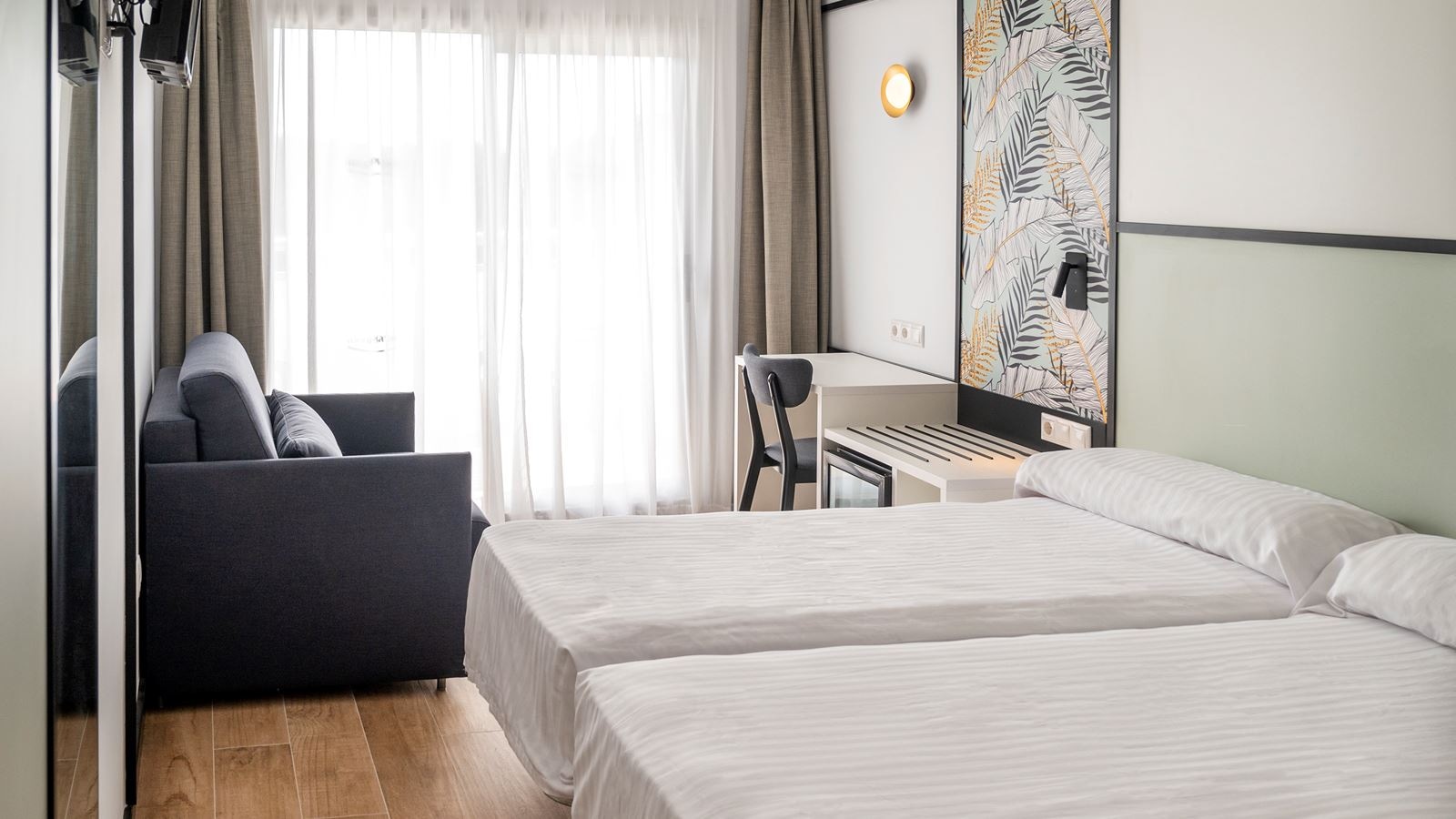 rooms-standard-room-balcony-or-terrace