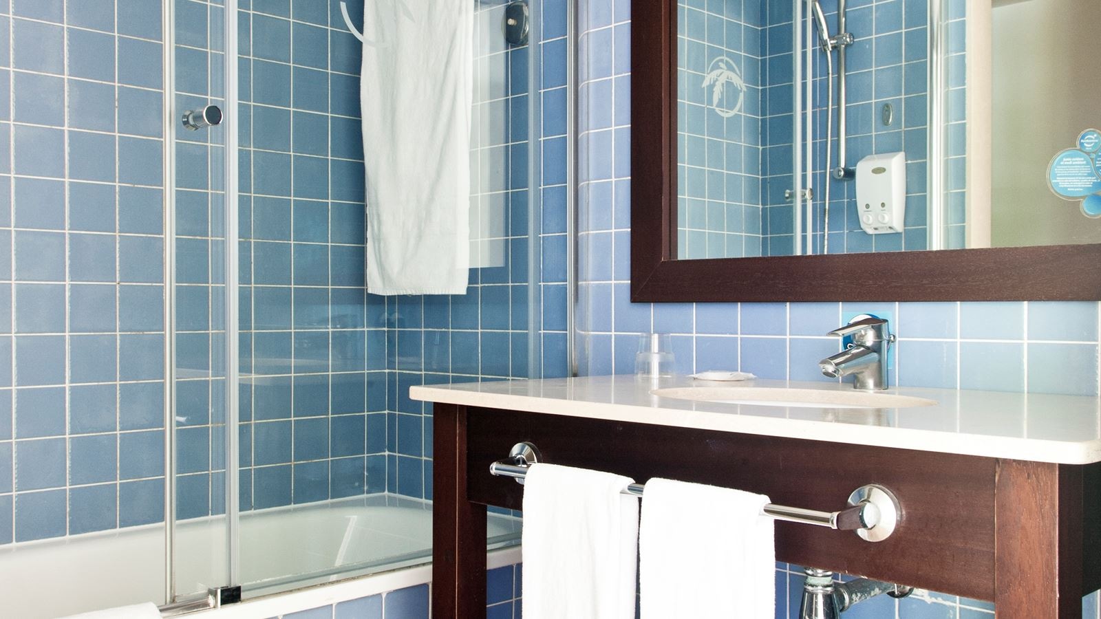 rooms-standard-room-with-balcony-or-terrace