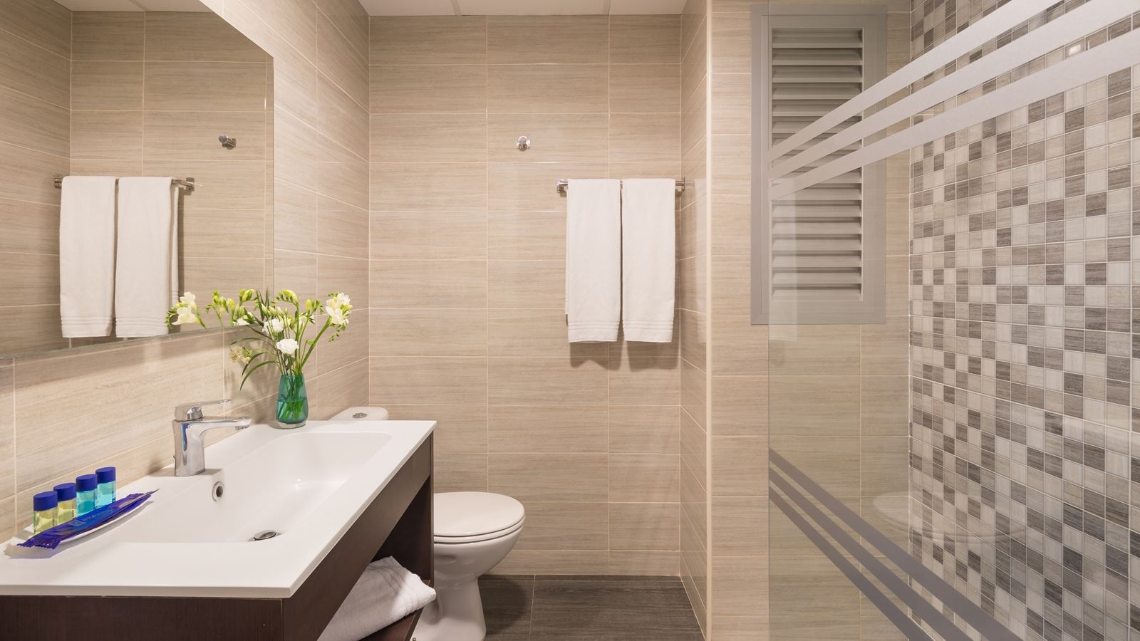 rooms-triple-balcony-or-terrace