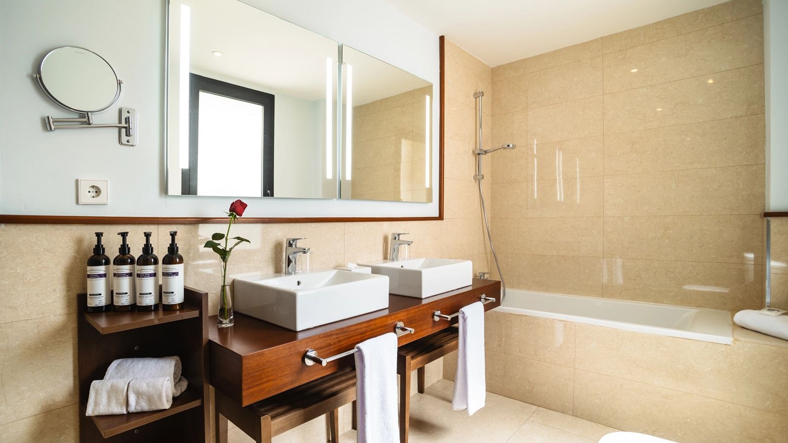 rooms-suite-sea-view-preffered-club