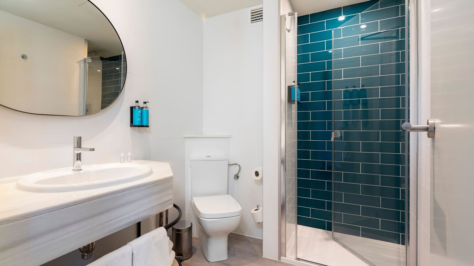 rooms-double-room-seaview-with-balcony