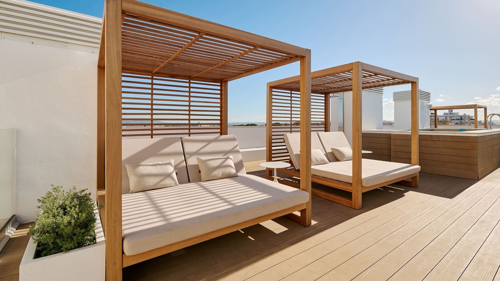 rooms-my-favorite-club-double-premium-with-bali-bed