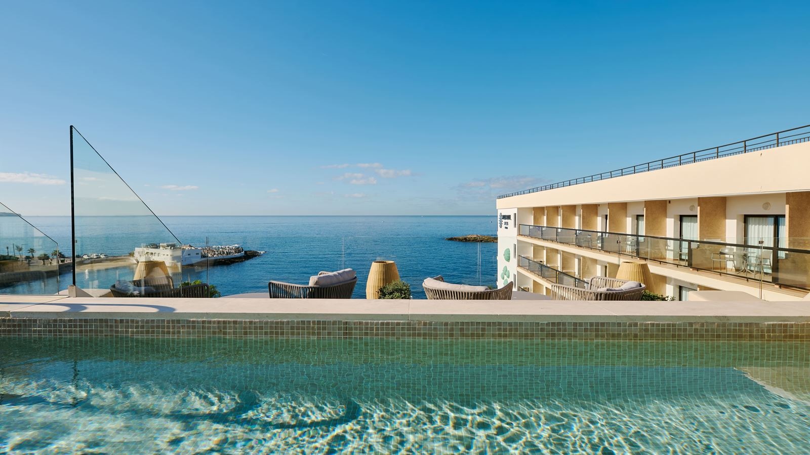 rooms-my-favorite-club-double-seafront-with-balcony