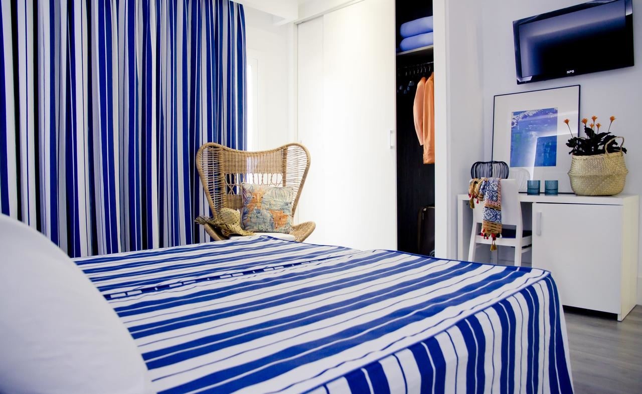 rooms-quadruple-room